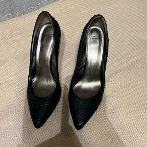 Johnston and Murphy beautiful black pump - size 10